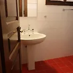 Raise Traditional Getaway Polydrosos
