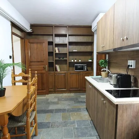 Apartment Raise Traditional Getaway *