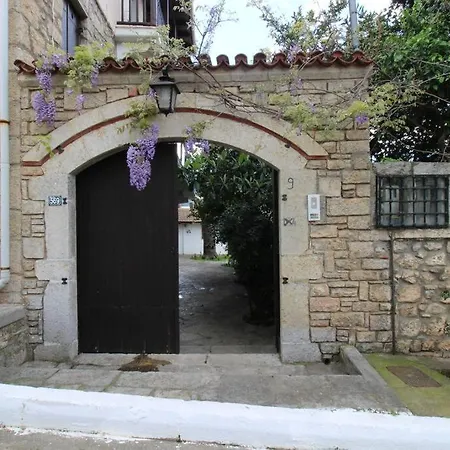 Apartment Raise Traditional Getaway Polydrossos