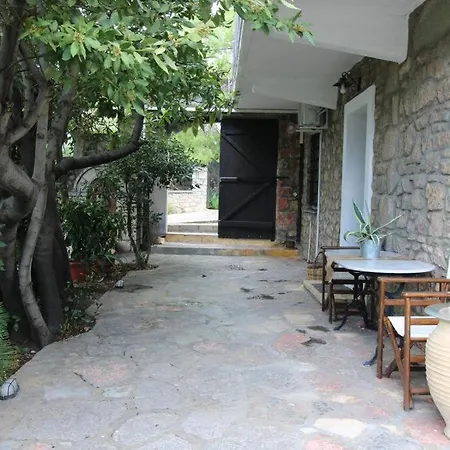 Raise Traditional Getaway