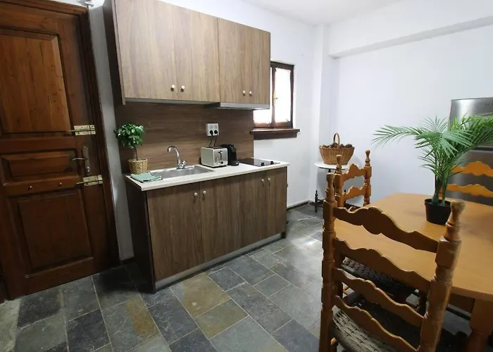 Raise Traditional Getaway Πολύδροσος