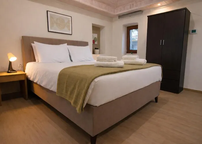 Raise Traditional Getaway Πολύδροσος